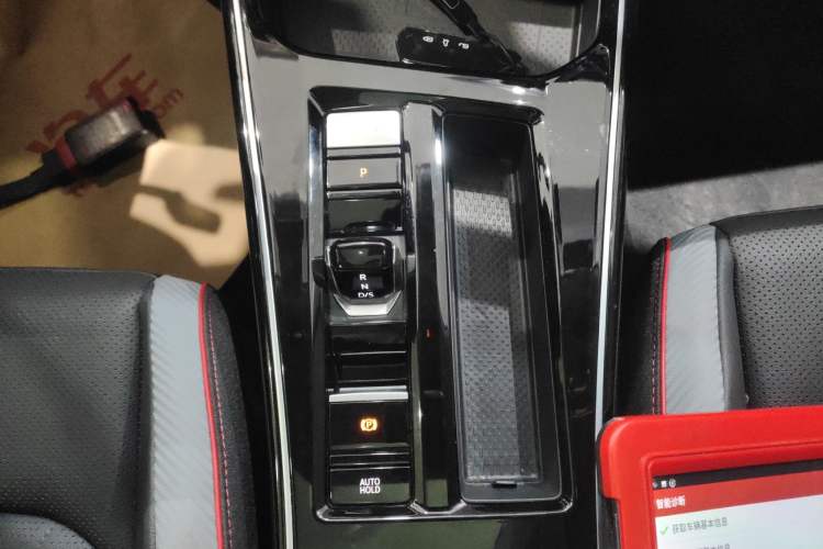 Used Volkswagen Lamando 2024 Lavida L 280TSI DSG Cool & Spicy Edition Gear Lever