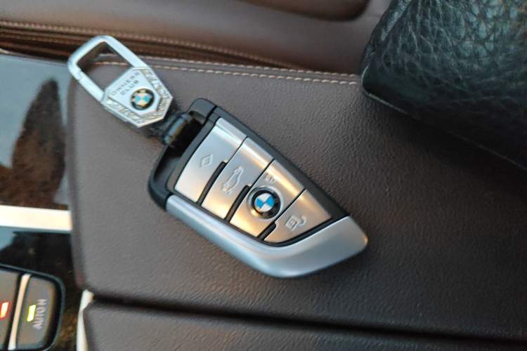 Used BMW 5 Series 2018 525Li Luxury Package
