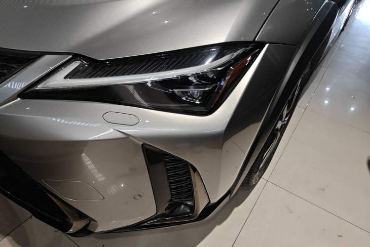 Used Lexus UX 2019 260h F SPORT All-Wheel-Drive Model China VI Standard
