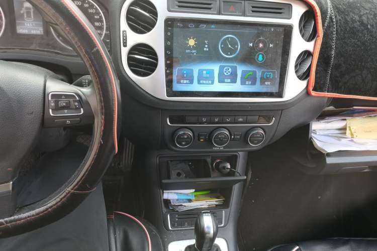 Used Volkswagen Tiguan 2016 280TSI Automatic Two-Wheel Drive Silk Road Comfort Edition Audio And AC Panel