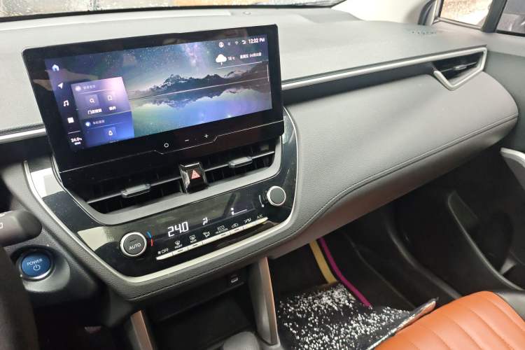 Used Toyota Corolla Cross 2023 Dual-Motor 2.0L Elite Edition Audio And AC Panel