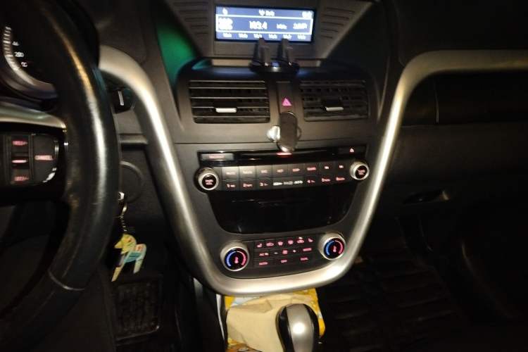 Used Bestune X80 2013 2.0L automatic luxury version