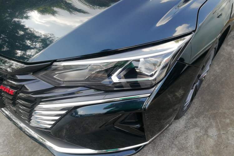 Used Dongfeng Aeolus Yixuan MAX 2023 1.5T Ultra-Stylish Trendsetting Dad Edition