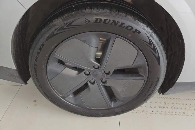 Used Li Auto i6 2025 Model Two-Wheel-Drive Standard Type
