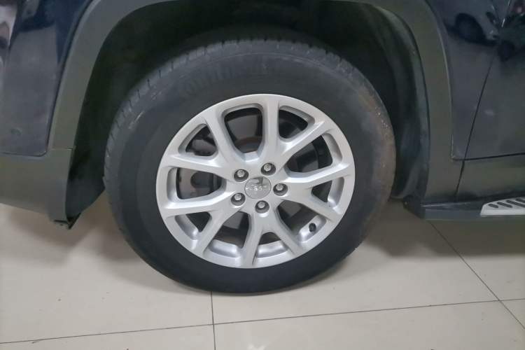 Used Jeep Cherokee 2016 2.0L Superior Edition