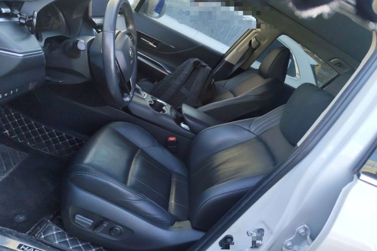 Used Toyota Harrier 2022 2.0L CVT Two-Wheel Drive Deluxe Edition
