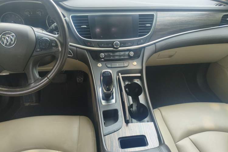 Used Buick LaCrosse 2018 20T Leading Model Audio And AC Panel