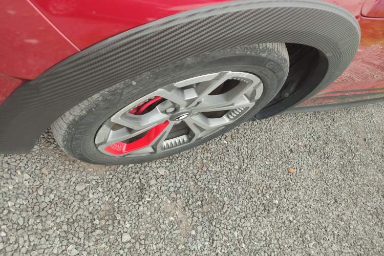 Used ORA Good Cat GT 2022 Mulan Edition 480km Long-Range续航 Left Front Wheel Hub