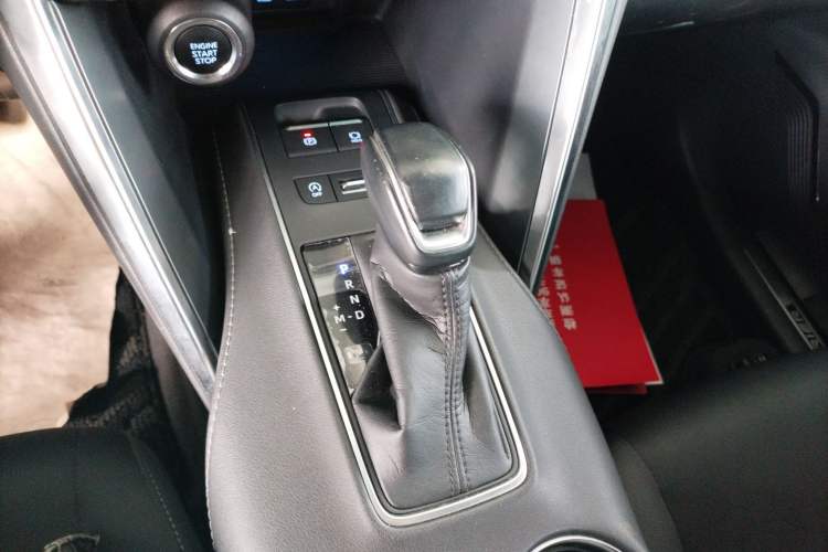 Used Toyota Harrier 2022 2.0L CVT Two-Wheel Drive Entry Version