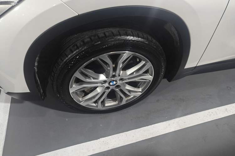 Used BMW X1 2019 sDrive20Li Leading Model Exterior 4