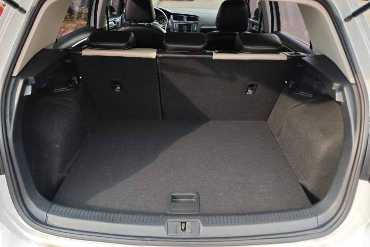 Used Volkswagen Golf 2017 230TSI Automatic Luxury Million-Vehicle Commemorative Edition
