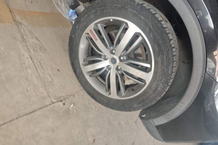 Used Haval H6 2017 Red Label 2.0T Automatic Two-Wheel Drive ZhiShang Model
