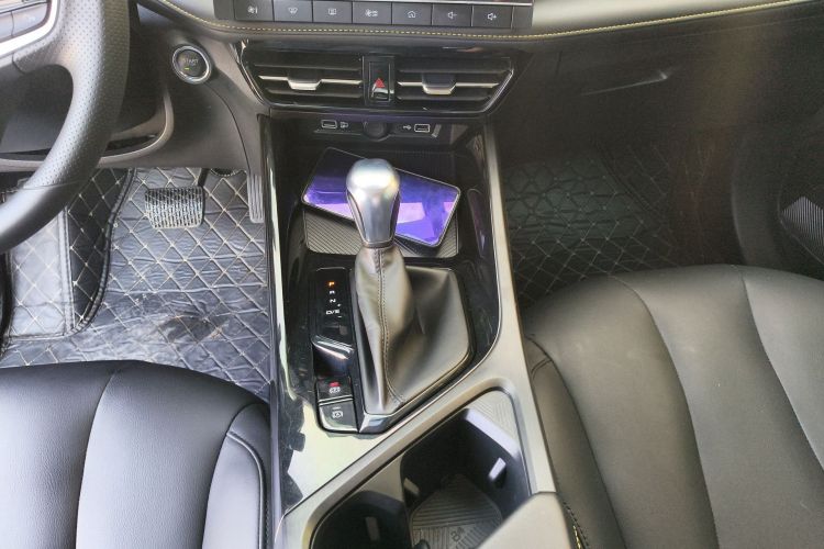 Used Roewe i5 2021 1.5L CVT Platinum Edition
