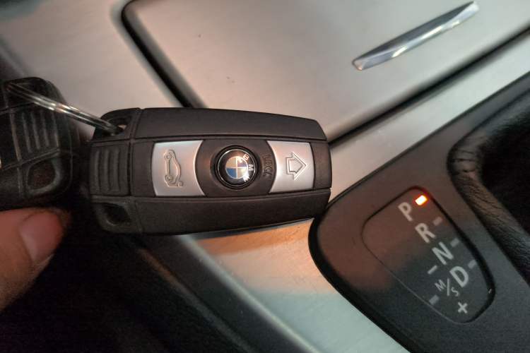 Used BMW 3 Series 2011 320i Convertible Coupe
