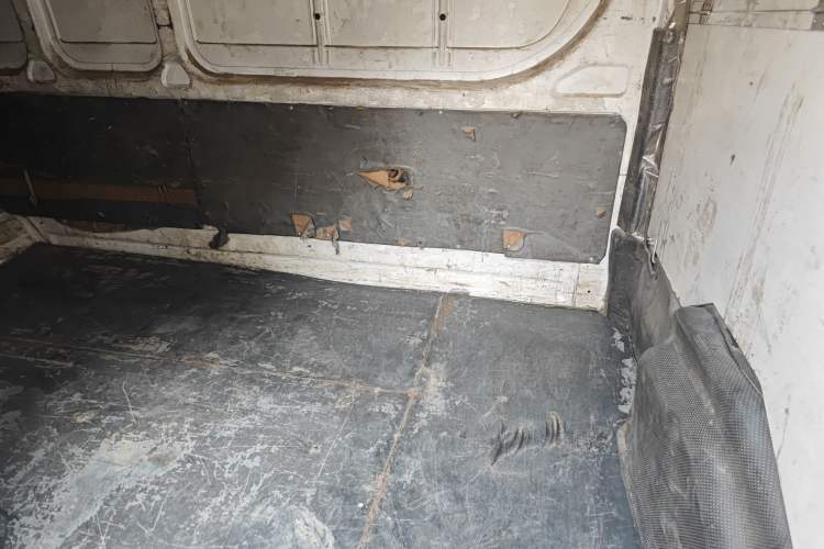 Used Foton Scenic G7 2017 2.0L Long-Wheelbase Commercial Van High Roof 2 Seats 4Q20M
