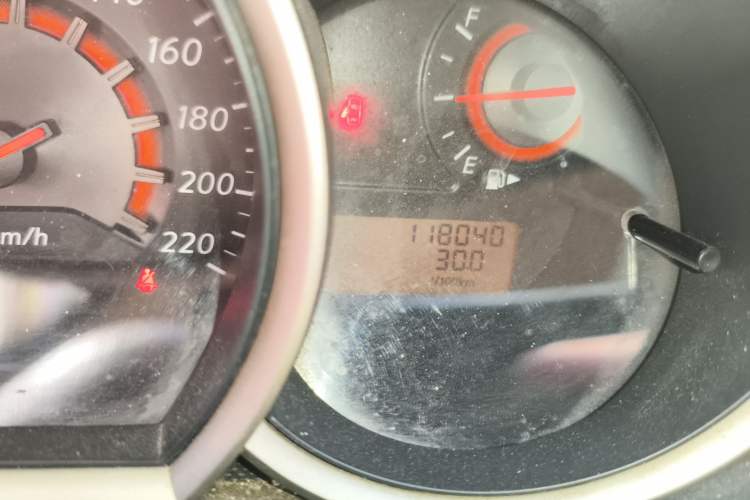 Used Nissan Sylphy 2016 Classic 1.6XE Manual Comfort Edition Odometer Close Up