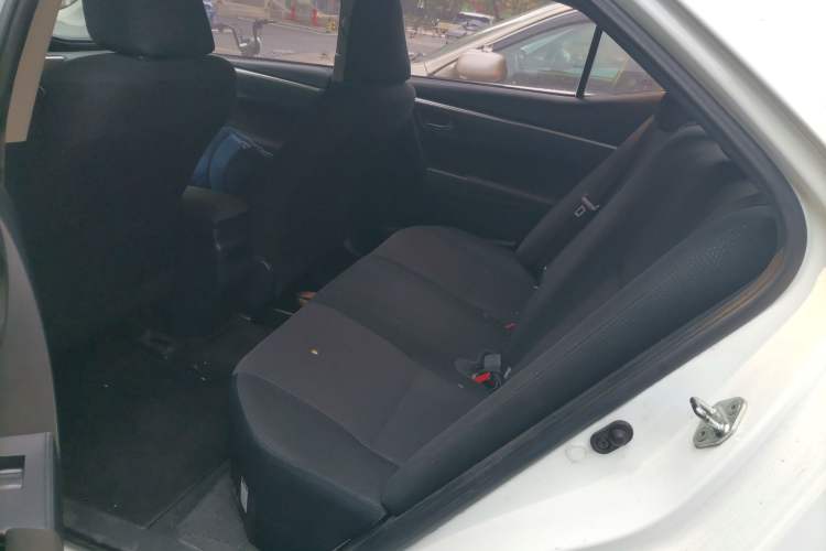 Used Toyota Corolla 2017 Revised Dual-Engine 1.8L E-CVT Leading Edition Left Rear Seat