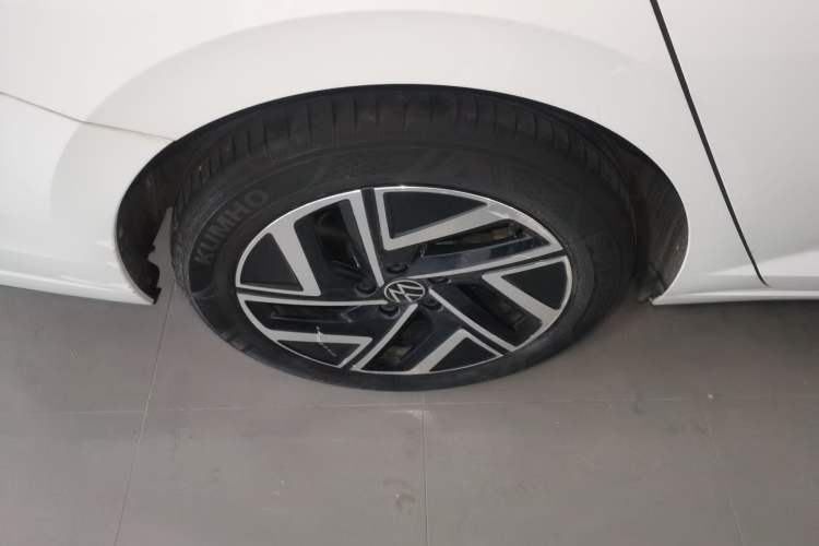 Used Volkswagen Sagitar 2023 280TSI DSG Beyond Lite Edition Right Rear Wheel Hub