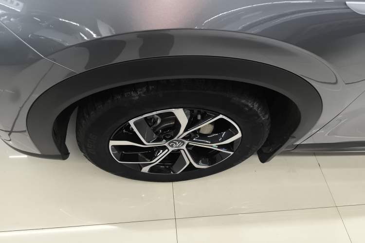 Used BYD Yuan PLUS 2023 Champion Edition 430KM Leading Model Left Front Wheel Hub