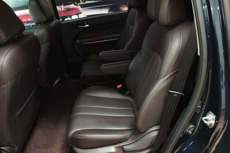 Used GAC Trumpchi M6 2019 270T DCT Luxury Edition (7-seater) China VI Left Rear Seat