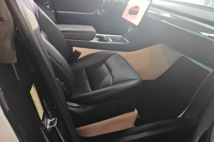 Used Tesla Model Y 2022 Performance High-Performance All-Wheel-Drive Version Right Front Seat