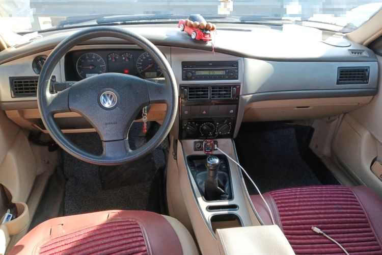 Used Volkswagen Santana Vista 2008 1.8L Manual Sishang Model Center Console