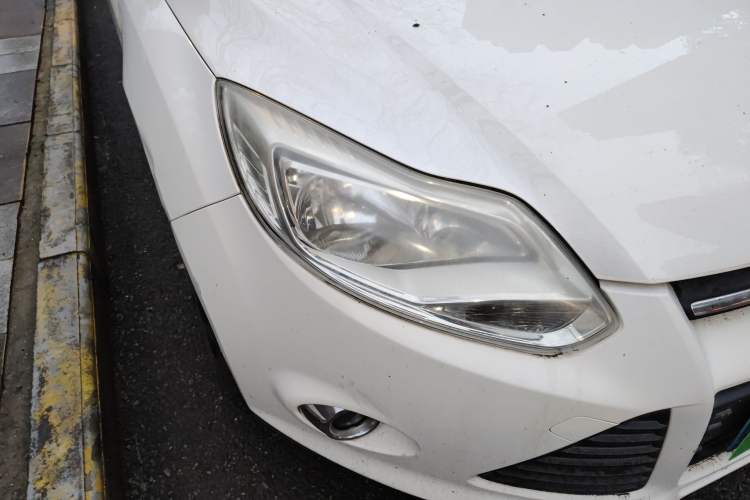 Used Ford Focus 2012 Sedan 1.6L Automatic Fashion Edition