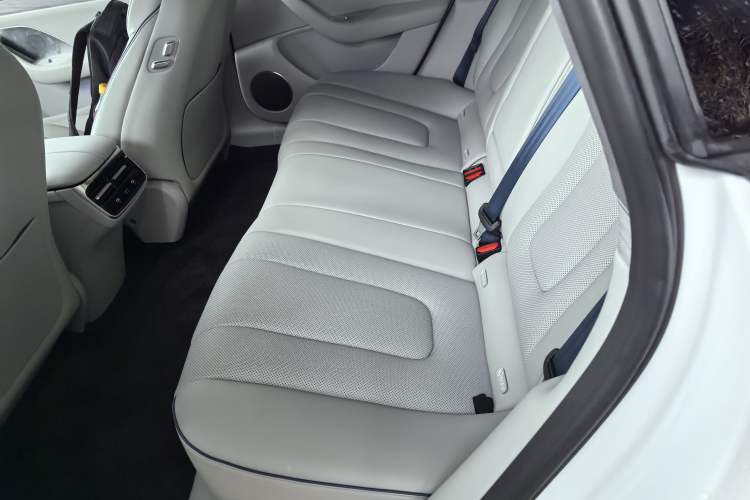 Used Hima Luxeed S7 2025 855 km Max