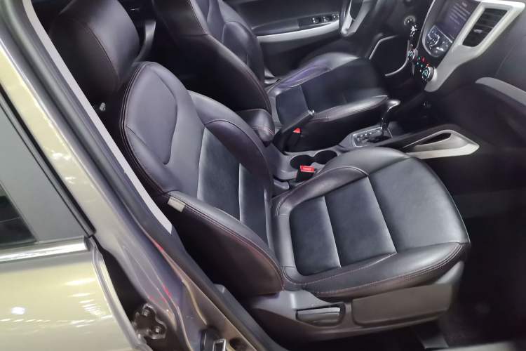 Used CHANGAN CS35 2015 1.6L Automatic Luxury Model China IV Standard
