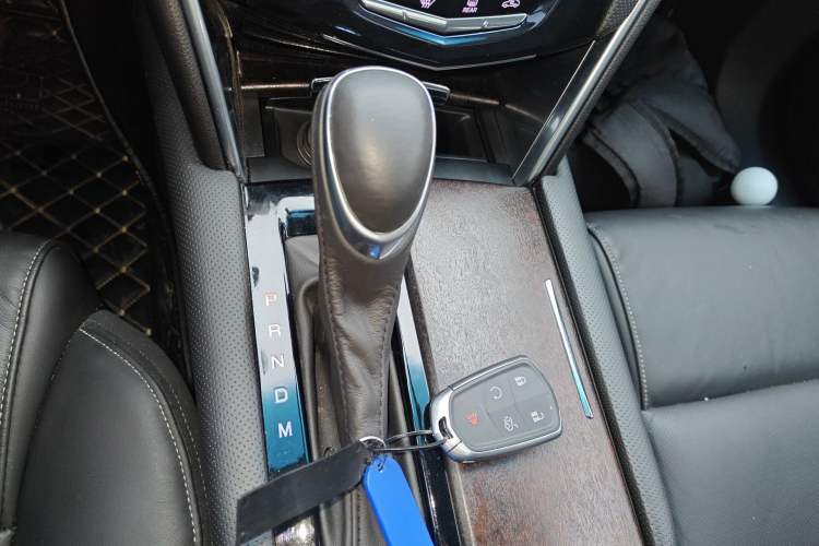 Used Cadillac XTS 2018 28T Elite Edition Gear Lever