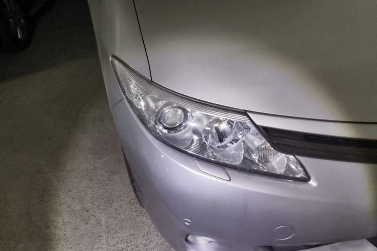 Used Toyota Previa 2012 2.4L 7-Seater Luxury Edition Right Front Headlight