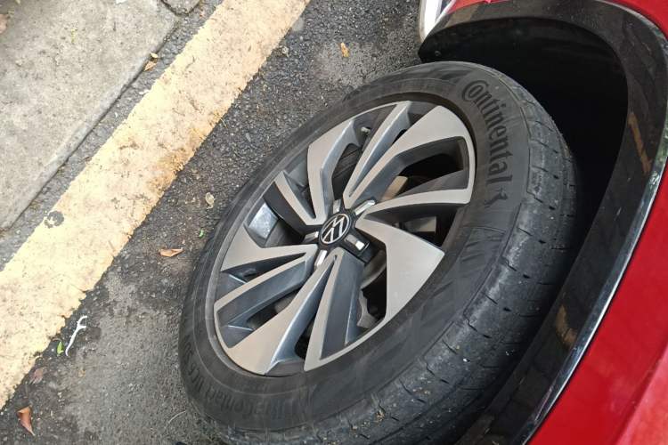 Used Volkswagen Tayron X 2020 380TSI Four-Wheel Drive Flagship Smart Connectivity Version Right Front Wheel Hub