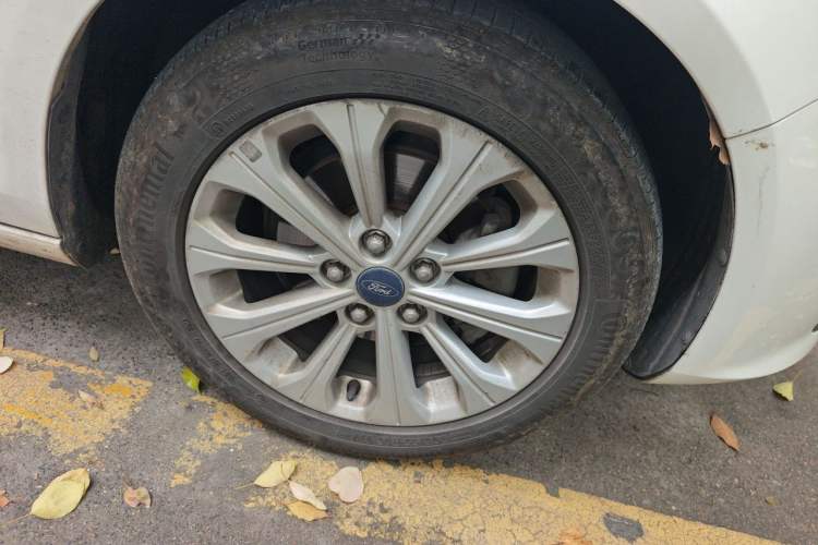 Used Ford Escort 2015 1.5L Automatic Fashion Model