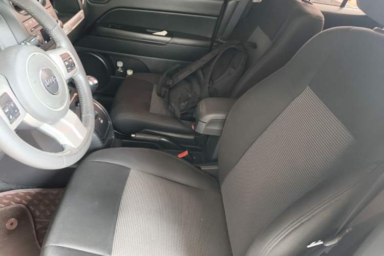 Used Jeep Compass 2014 2.0L two-wheel drive sport version
