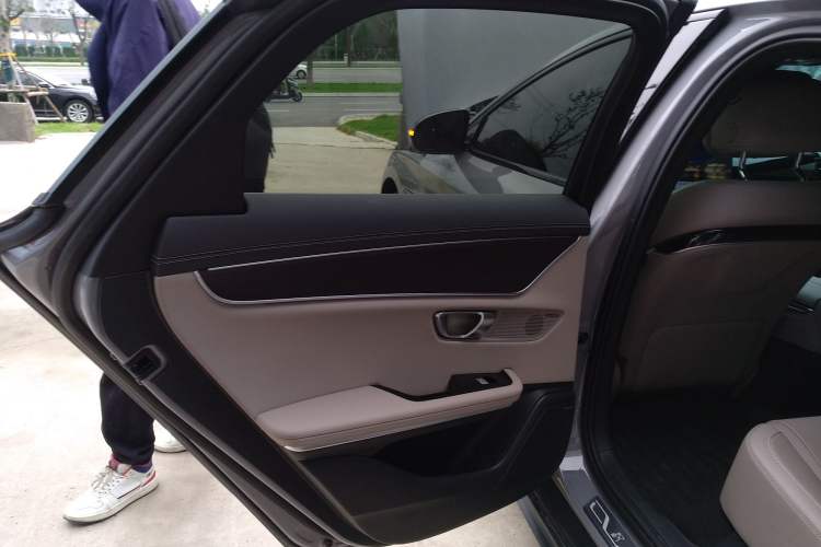 Used BYD Han 2025 EV with 701 km of Laser Radar-Enabled Intelligent Driving