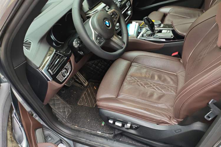 Used BMW 6 Series GT 2018 640i xDrive M Sport Package
