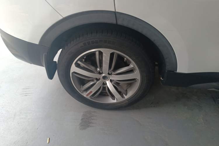 Used Haval H6 2017 Red Label 2.0T Automatic Two-Wheel Drive ZhiShang Model