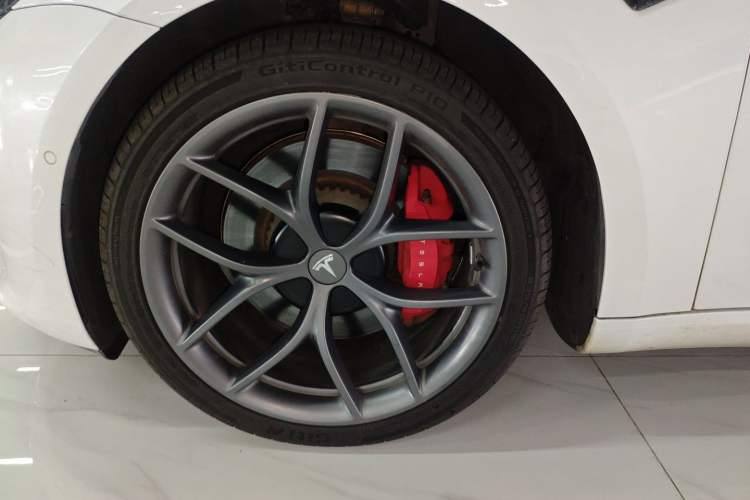 Used Tesla Model 3 2022 Performance High-Performance All-Wheel-Drive Version Left Front Wheel Hub