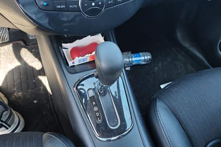 Used Nissan Tiida 2011 1.6L CVT Smart Version
