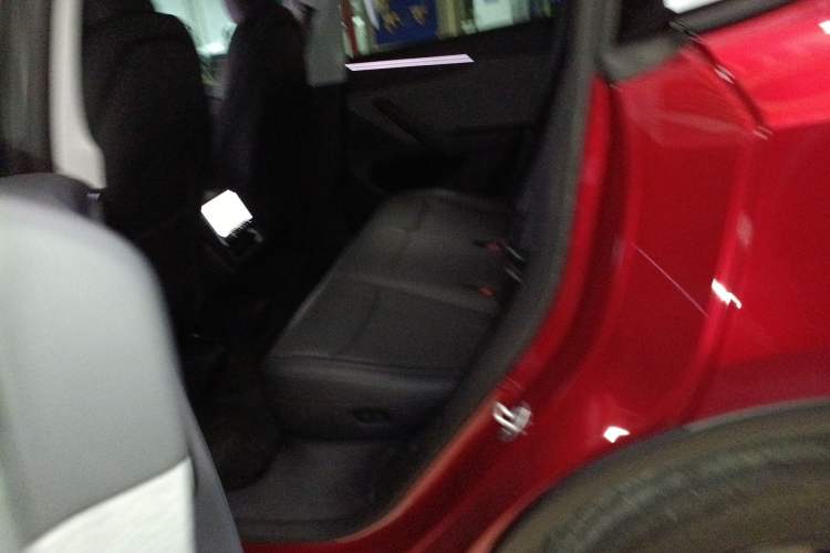 Used Tesla Model Y 2025 Rear-Wheel-Drive Version
