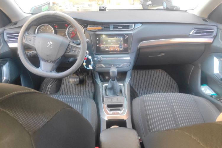 Used Peugeot 408 2016 1.6T Automatic Luxury Edition Center Console