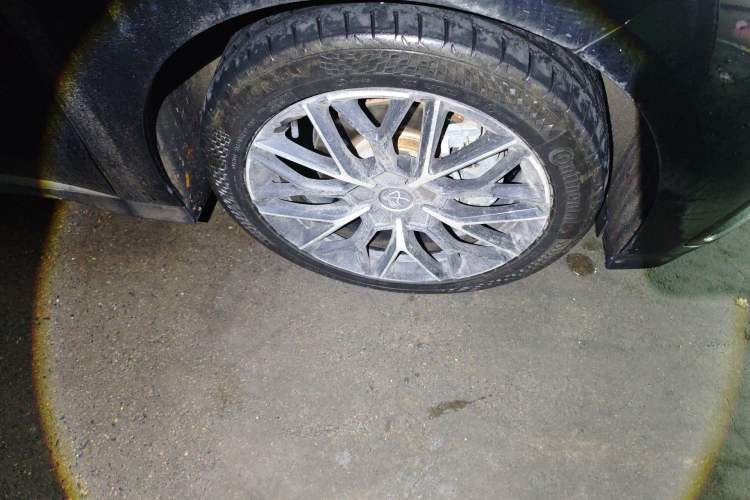 Used BYD Han 2025 DM-i 125KM Prestige Model Right Front Wheel Hub