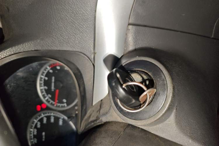 Used Foton Scenic 2014 2.0L Express Classic Long-Wheelbase Low-Roof 4Y20M Vehicle Key