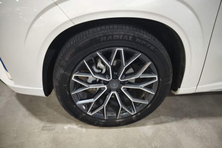 Used CHANGAN OSHAN Z6 New Energy 2023 ZhiDian iDD 150KM Flagship PLUS Left Front Wheel Hub