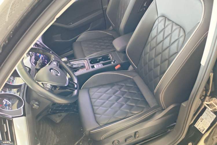 Used Volkswagen Magotan GTE Plug-in Hybrid 2020 GTE Luxury Model Left Front Seat