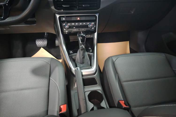 Used Volkswagen T-Cross 2023 280TSI DSG Luxury Edition Gear Lever