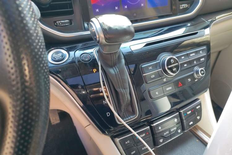 Used GAC Trumpchi M8 2018 320T Luxury Edition Gear Lever