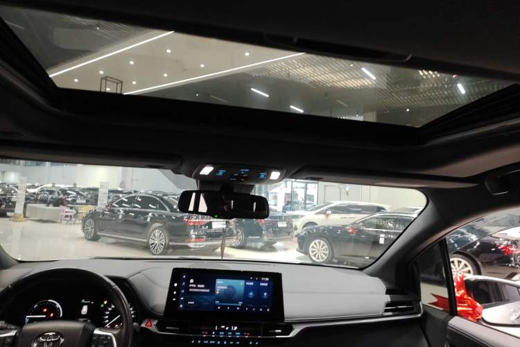 Used Toyota Sienna 2021 2.5L Hybrid Premium Edition
