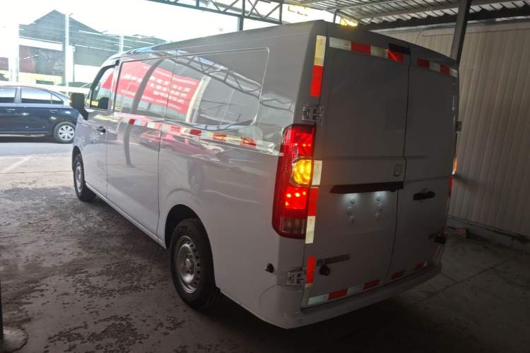 Used Farizon Xingxiang V 2025 Xingxiang V7E Smart Edition, Ewei 51.52 kWh Exterior 2