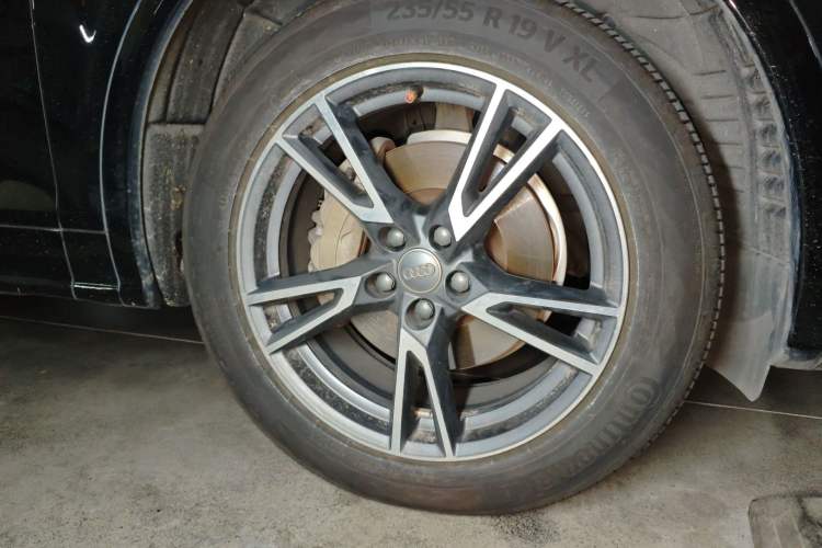 Used Audi Q5L 2018 40 TFSI Prestige Fashion Edition China VI Right Front Wheel Hub